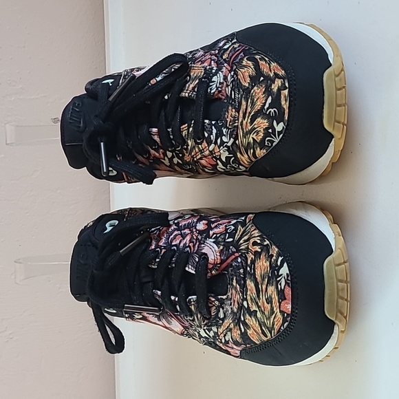 Nike AIR MAX 1 Heritage SPRING MIX Black Floral  Women's Size 7 Rare - Picture 3 of 14